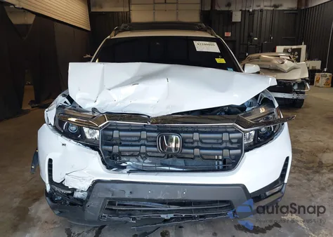 2025 Honda Ridgeline Rtl from USA, damaged, VIN 5FPYK3F51SB009755